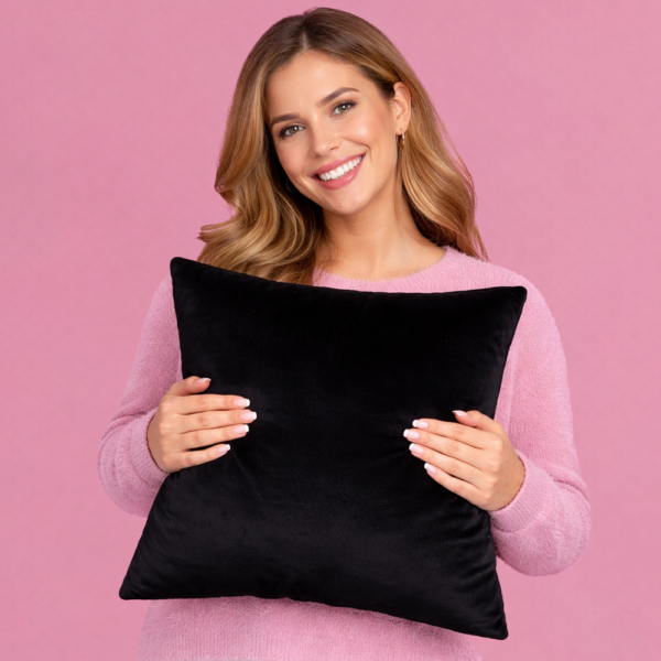 כרית 40 ס"מ שחורה בעיצוב עצמי