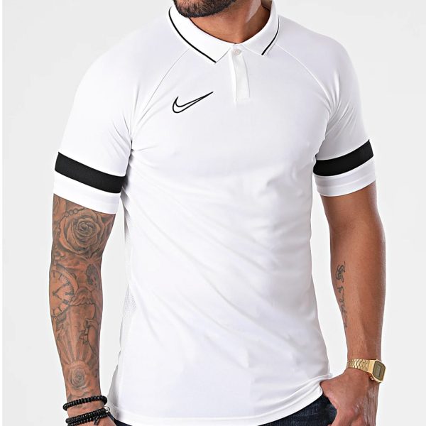חולצת פולו דרייפיט בצבע לבן מותג נייק [דגם cw6104-100]