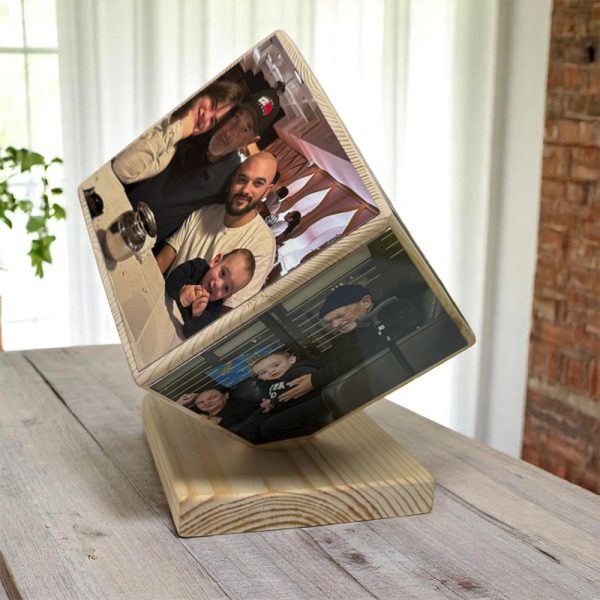Photo Memory Cube – מעמד קוביית עץ עם הדפסת תמונות וחריטת טקסט