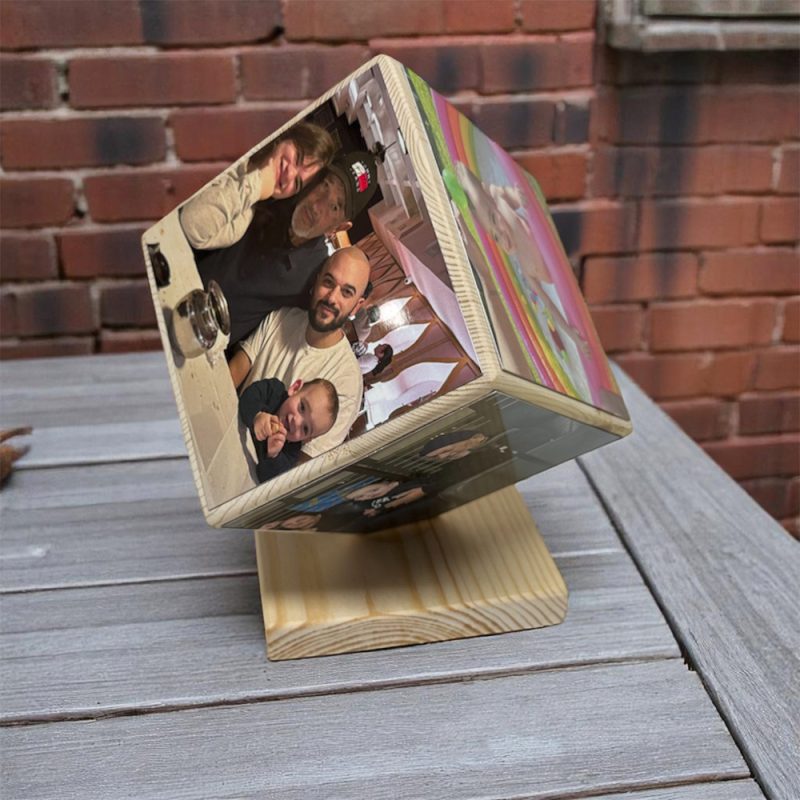 ⁦Photo Memory Cube - מעמד קוביית עץ עם הדפסת תמונות וחריטת טקסט⁩ – תמונה ⁦3⁩