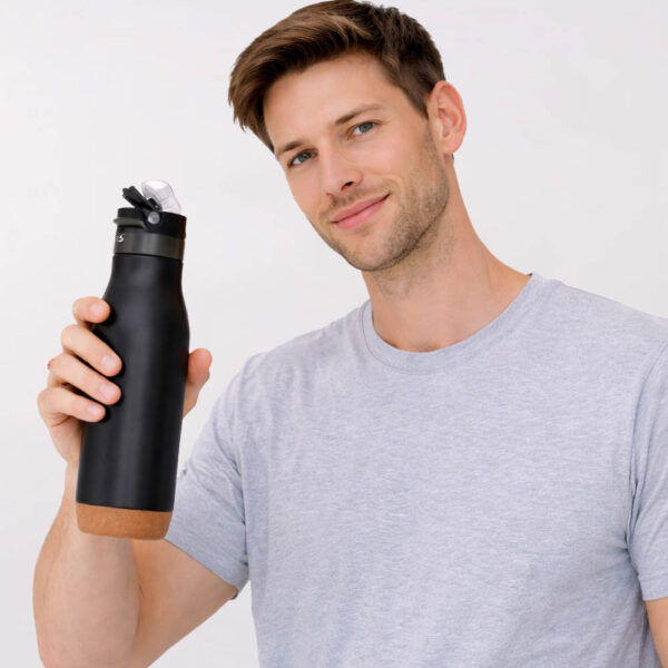 בקבוק טרמי קיווי שחור 550 מ״ל שומר קור וחום משולב שעם מותג Minus לחריטה בלייזר