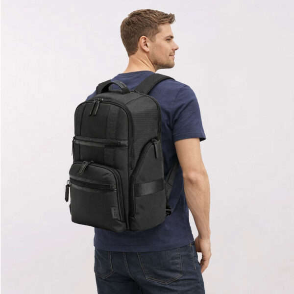 תיק גב למחשב נייד דגם Challenge שחור מותג [Ombre]